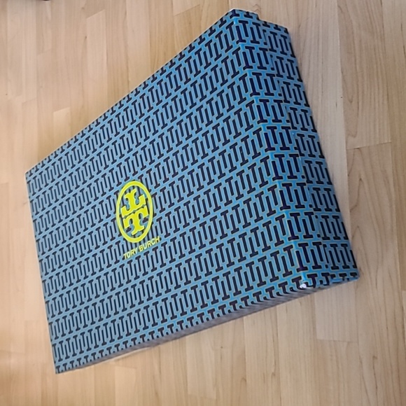 Tory Burch Large Empty Gift Box, Tall Boot Box  22 1/4” x 14 1/4” x 4 1/4” - Picture 1 of 9